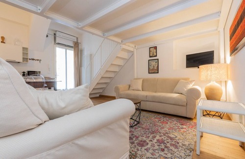 Roman Quarter Apartment | Beautiful Studio near Piazza Castello with Kitchen & Breakfast