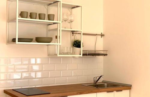 Pero Apartment | Cozy Studio Near Fiera with Terrace and Breakfast Included