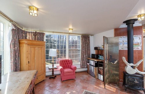 University Area Apartment | Cozy Studio with Deck, Pet-Friendly Near University