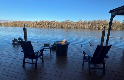 Pierson Apartment | Charming studio on the St. John’s river with WiFi and AC in delightful