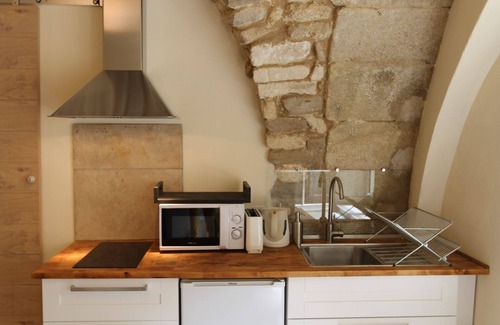Bonnieux Apartment | Guest Rated: 9.8! Studio with Kitchen & Terrace in Bonnieux