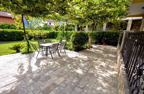 Kotor Apartment | Inviting Studio with Kitchen and Breakfast Included