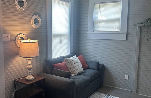 Flomaton Apartment | Charming studio with WiFi and appliances!