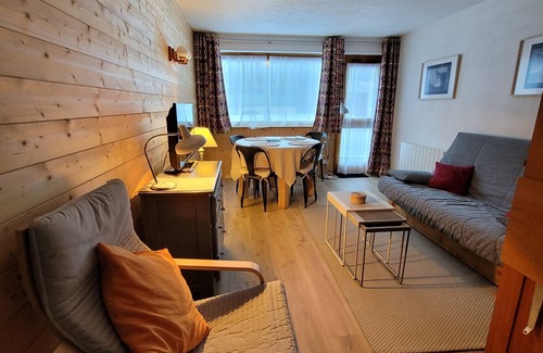 Bessans Apartment | Cozy Studio with Kitchen, Pool & High Guest Rating 9/10