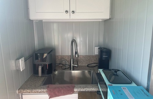 Fresno Apartment | Charming studio with WiFi and AC in lovely Fresno