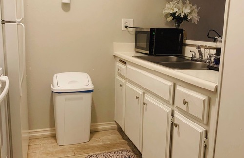 Upland Apartment | Charming studio with WiFi and AC in pleasant Upland