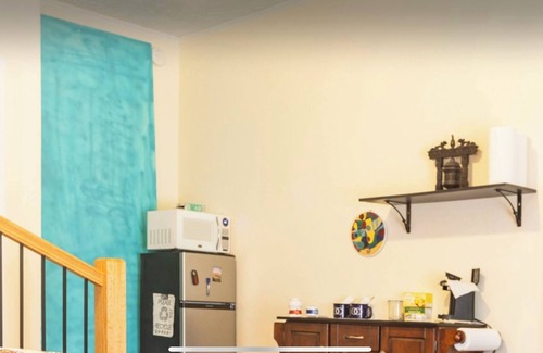 Skyland Apartment | Charming studio with WiFi and AC near Asheville airport