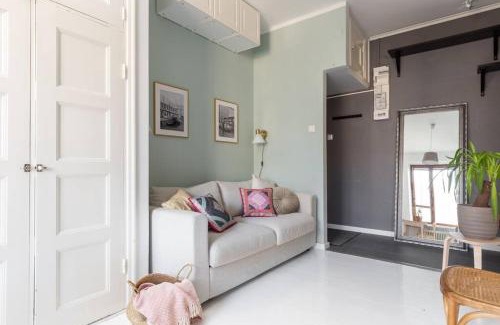 Alppiharju Apartment | Idyllic Suite with Garden and Free Parking - 10/10 Rating