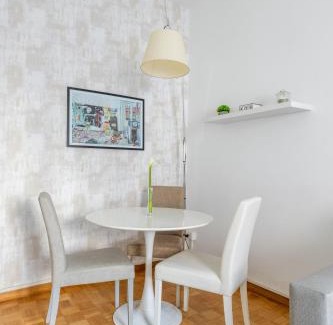 Rione IX Pigna Apartment | Relaxing Suite with Scenic Views in Central Rome