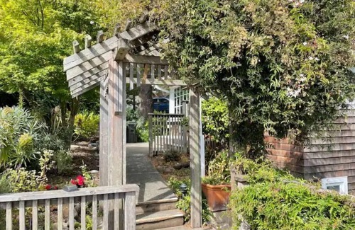 Sausalito House | Idyllic Sausalito Home with Water Views & Family-Friendly Perks