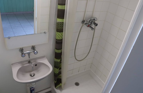 Grande-Terre Apartment | Seaside T1bis with Ocean View and Family-Friendly Amenities