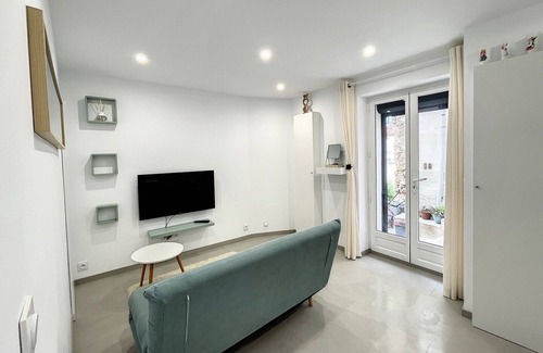 Passa Apartment | Cozy T2 in Historic Old Town with Kitchen & Pet-Friendly