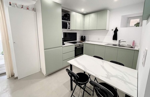Passa Apartment | Cozy T2 in Historic Old Town with Kitchen & Pet-Friendly