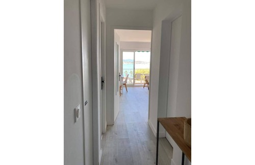 Bandol Apartment | Top-Rated T2 with Pool & Ocean View, Steps to the Sea