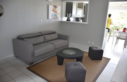Saint-Francois Apartment | Guest Rated: 10/10 T2 with Pool & Ocean View for 4