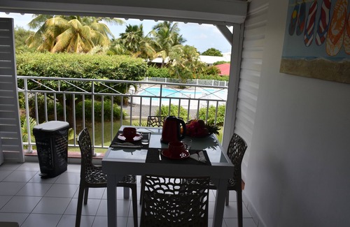 Saint-Francois Apartment | Guest Rated: 10/10 T2 with Pool & Ocean View for 4