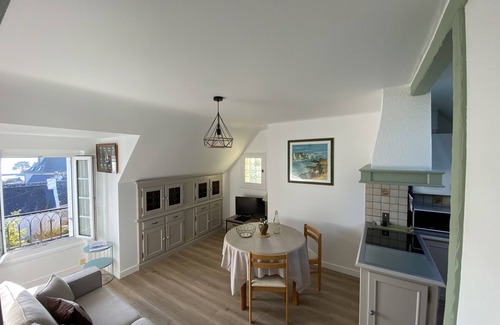 Larmor-Baden Apartment | Scenic T2 Apartment with Ocean View in Golfe du Morbihan