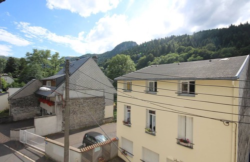 Mont-Dore Apartment | Cozy Apartment Le Mont-Dore: Family-Friendly Retreat