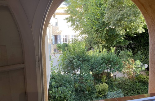 Aix-en-Provence Historic Centre Apartment | Historic T2 in Aix with Breakfast and Perfect 10 Rating