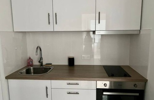 Puteaux Apartment | Renovated T2 in Neuilly-sur-Seine: Ideal for Your Stay