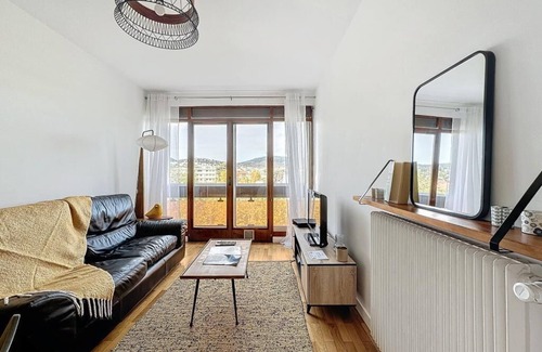 Chamalieres Apartment | Charming T2 with Balcony and Garage
