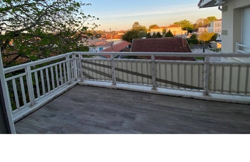 Gujan-Mestras Apartment | Inviting T3 Apartment in Gujan-Mestras with Kitchen