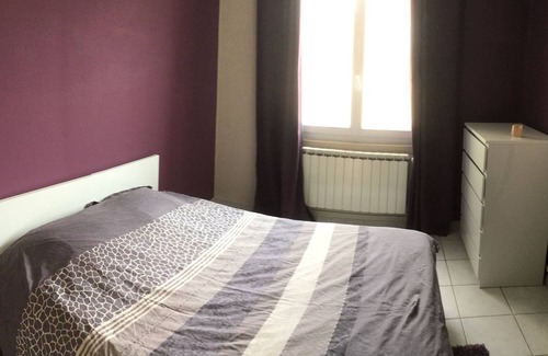 Alpes-Romans Apartment | Cozy T4 Retreat Near Town Center with Pool and Lake View