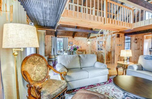 Chocorua Ski and Beach House | Cozy Tamworth Cabin with Grill & Fireplace for Families