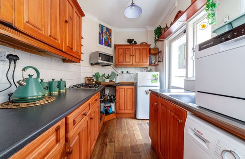 Lewisham House | Welcoming 3BR House near Hither Green Station