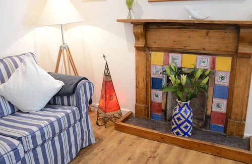 New Quay Cottage | Charming Three-bedroom Newly Renovated Seaside Cottage - off road parking