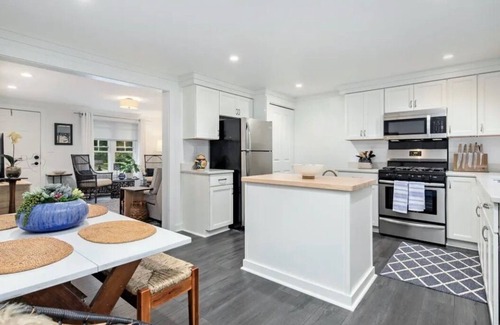 Three Oaks Cottage | Perfect Three Oaks Cottage: Dog Friendly with Hot Tub