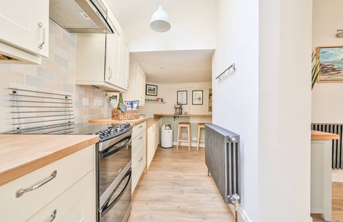 West Looe Cottage | Elegant Townhouse Steps from Historic Harbour with Ocean Views