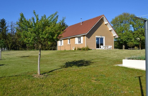 Cusey House | Inviting Timber-Frame House with Pool & Pet-Friendly Amenities