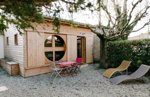 L'Isle-sur-la-Sorgue House | Exceptional Tiny House Experience with 10/10 Guest Rating