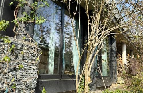 Lucerne House | Serene Garden Retreat for Two with Family-Friendly Amenities