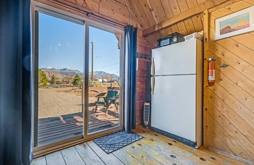 Moab South Valley Cabin | Cozy Tiny Home Cabin with Mountain View & Spa Amenities