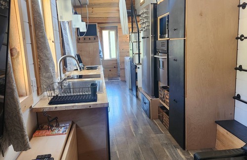 Preston House | Charming Tiny Home in Pleasant Preston with AC, WiFi
