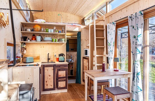 Unterammergau Ski Chalet | Cozy Tiny House “Loft Süd” with Mountain View & Garden