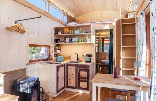 Unterammergau Ski Chalet | Cozy Tiny House “Loft Süd” with Mountain View & Garden