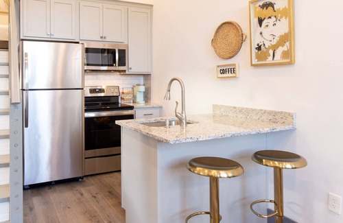 Five Points South Apartment | Pet-Friendly Tiny House with Spa and Stellar 9.8 Rating