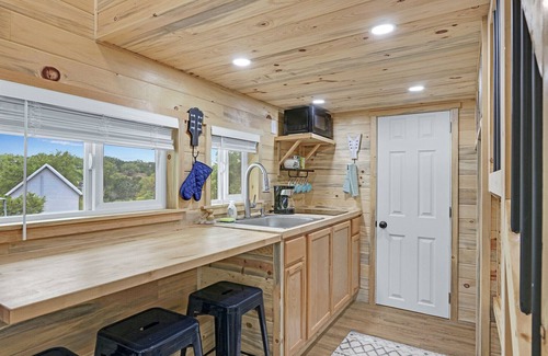 Dripping Springs House | Cozy Harmony Hollow Tiny House | Ideal Dripping Springs Retreat