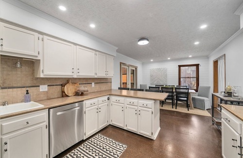 Downtown Columbus House | Explore Vibrant Short North: Walk to OSU & Downtown!