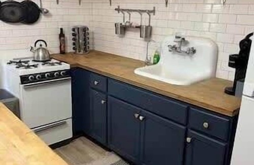 Freetown - Port Rico House | Ideal Long Term Stay Townhouse with Family-Friendly Amenities