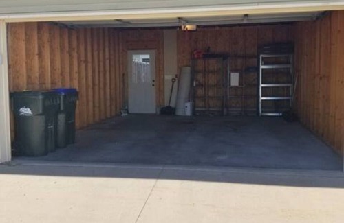Mann House | Exceptional Townhouse with Kitchen Near Downtown Iowa City