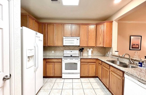North San Antonio - SAT House | Idyllic Townhouse - Perfect for Ocean View Adventures