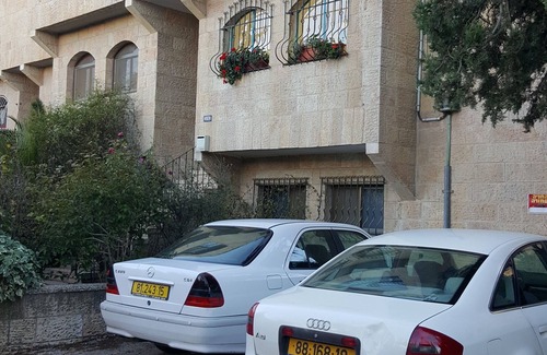 Jerusalem House | Beautiful Townhouse with Temple Mount Views and Family Amenities