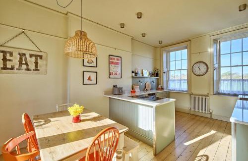 Donaghadee House | Sunny Garden Townhouse with Top Amenities - Guest Rated 10/10