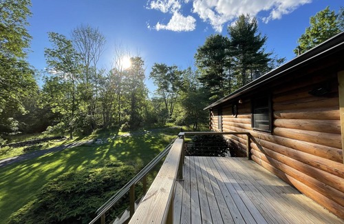 Samsonville House | Serene Catskills Log Home with Spa and Breakfast Included