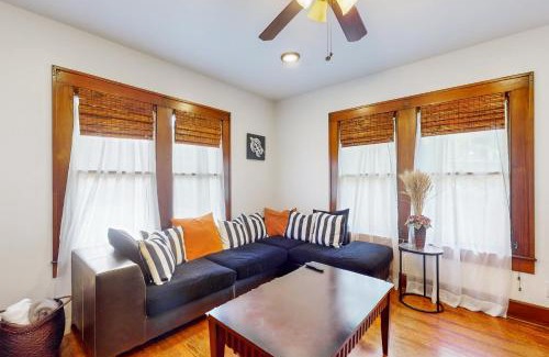 Travis Heights House | Delightful Travis Heights Home with Pool & Family Amenities