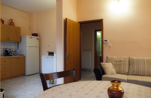 Trikala Apartment | Cozy Getaway at Adam's House with Family-Friendly Perks